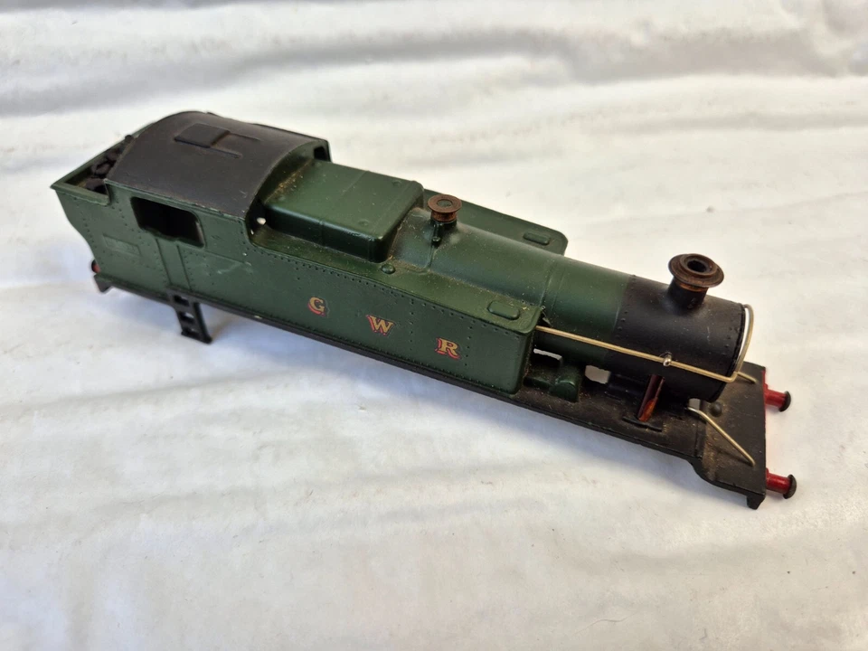 OO GAUGE GRAHAM FARISH OO GWR 2-6-2 PRAIRIE TANK NO.8103 LOCOMOTIVE METAL SHELL - Image 2 of 4