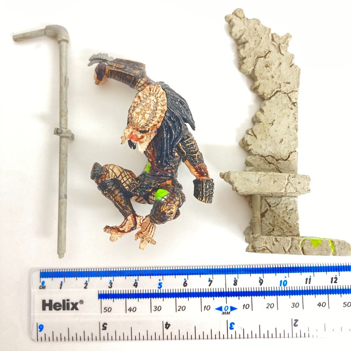 Kotobukiya One Coin Figure Series Predator 2 Predator Damaged