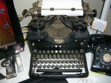 ROYAL TYPEWRITER WORKING thumbnail