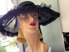 Vintage 1930s , wide brim Horse Hair Fashion Hat, charming