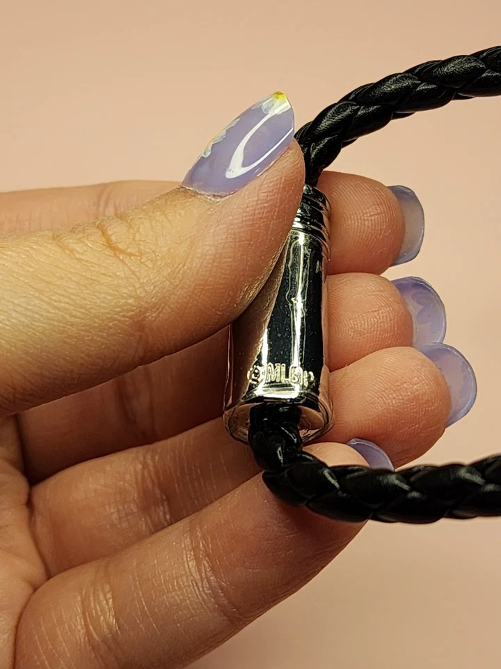 MLB Chicago Cubs Cincinnati Reds Black Rope Magnetic Bracelet Souvenir Official - Image 3 of 4