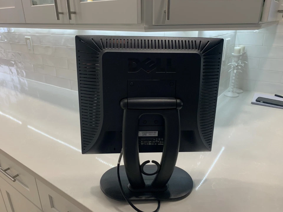 DELL E173FPC 17" LCD Flat Panel Color Monitor with VGA and Power Cables - Works - Image 3 of 3