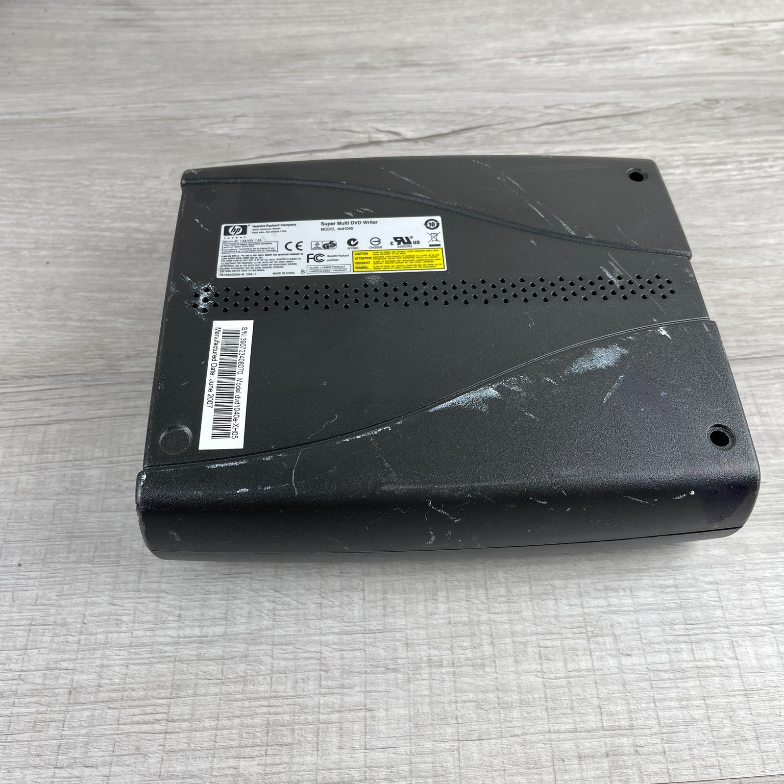 HP dvd1040 USB 2.0 LightScribe Dual Layer 20x External Super Multi DVD