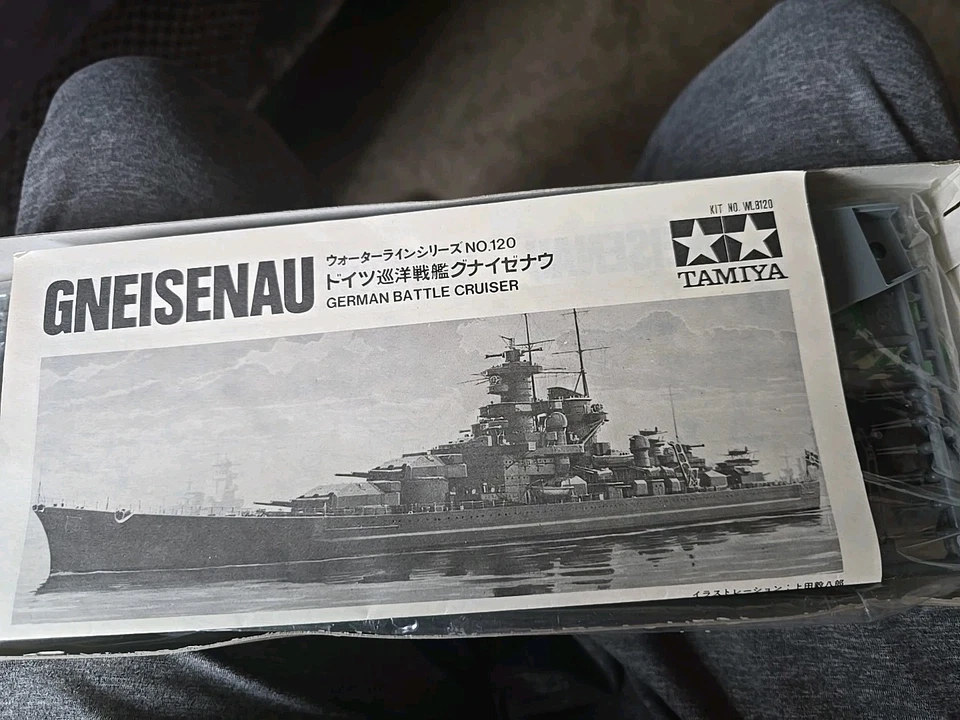 Crucero de batalla alemán Tamiya GNEISENAU Water Line serie 1/700 usado Foto 2 de 4