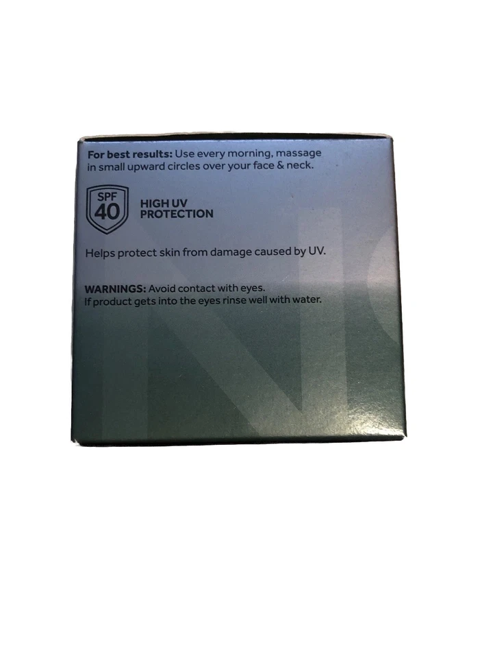 No7 Future Renew Damage Reversal SPF40 Day Cream. Suitable For Sensitive. 50ml - Image 2 of 4