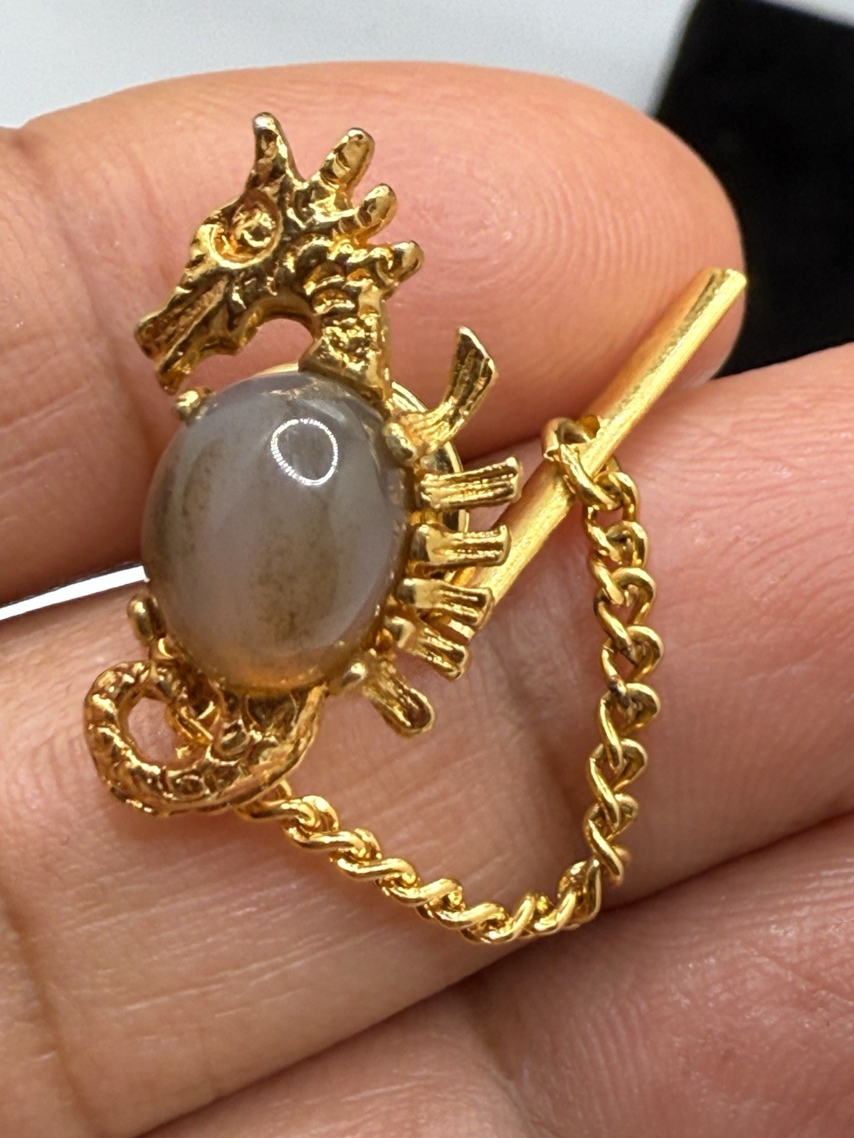 Vintage Agate Lapel Tie Tack Pin Gold-tone Seahorse Small Bar Men’s Formal Wear