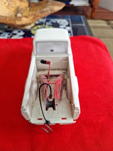 Estate 1970's Tonka Pressed Steel Jeep Wrecker Tow Truck Pickup White - Picture 5 of 11