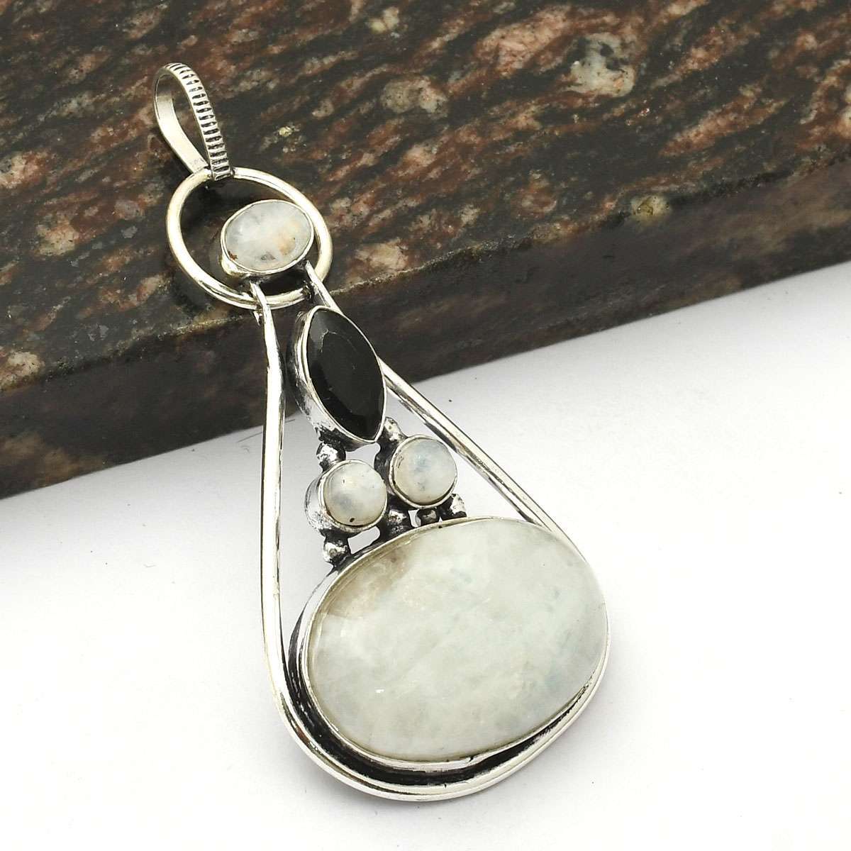 Handmade Rainbow Moonstone Black Onyx Pendant Jewelry 2.8 Inches AP-26386