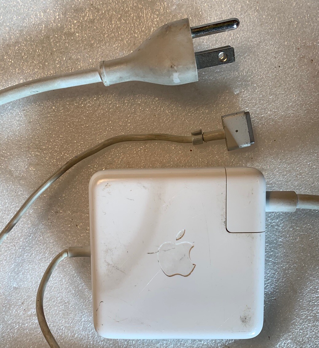 MacBook Pro 85W T-Tip MagSafe 2 Power Adapter Charger 85 Watt A1424 - Grade C-image