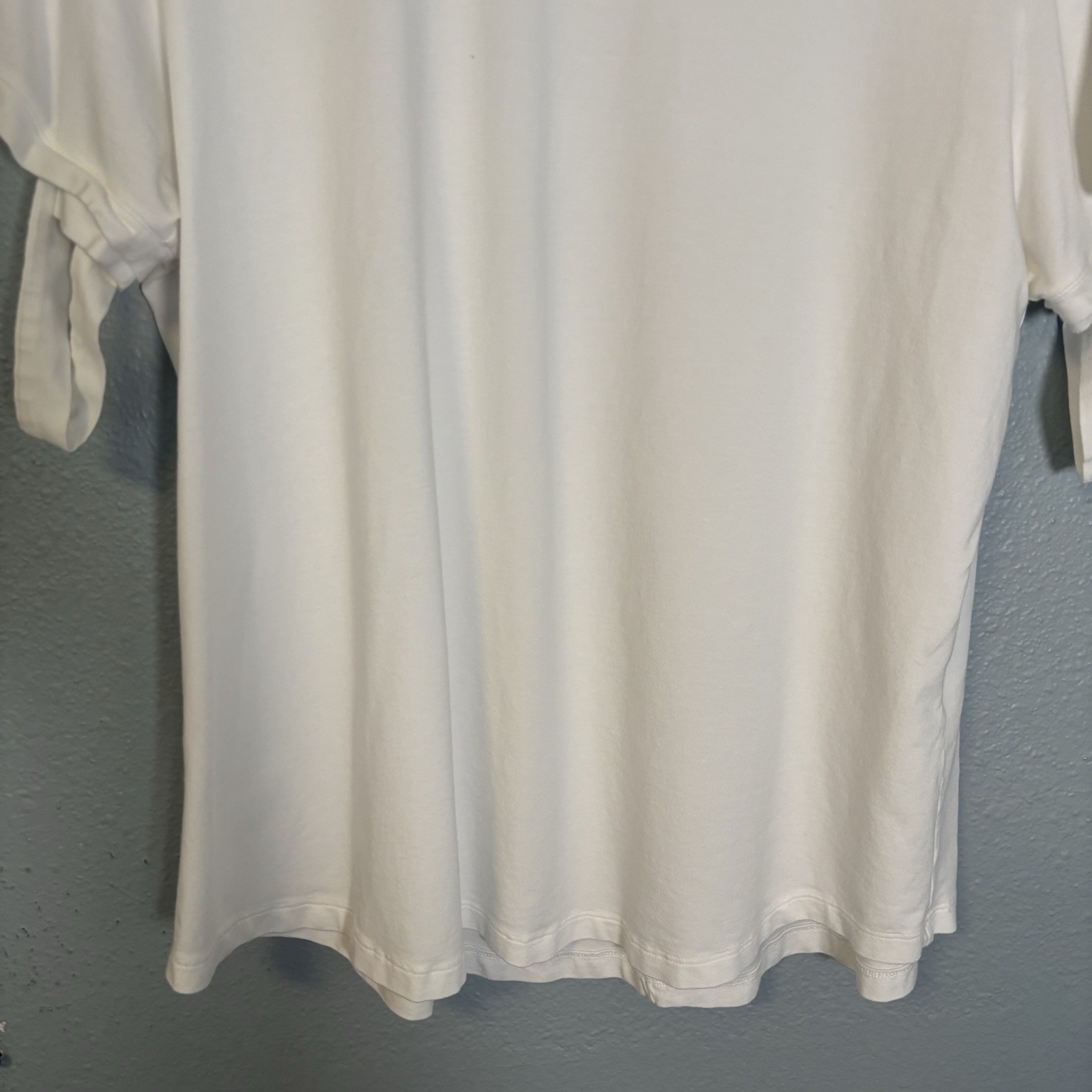 Universal Standard Split Sleeve White Crewneck Te… - image 4