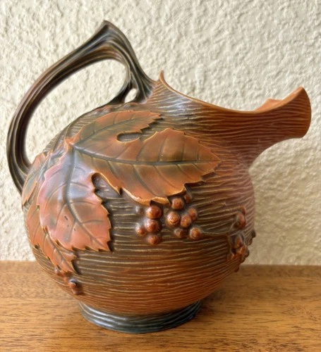 Roseville Bushberry Brown 1941 MCM Pottery Ice Lip Pitcher / Cider Jug MINT 1325