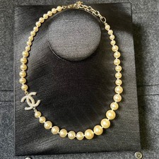 100% Authentic CHANEL CC LOGO charm pearls necklace