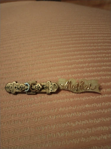 Lot of 4  Vintage  Costume Jewelry Pins