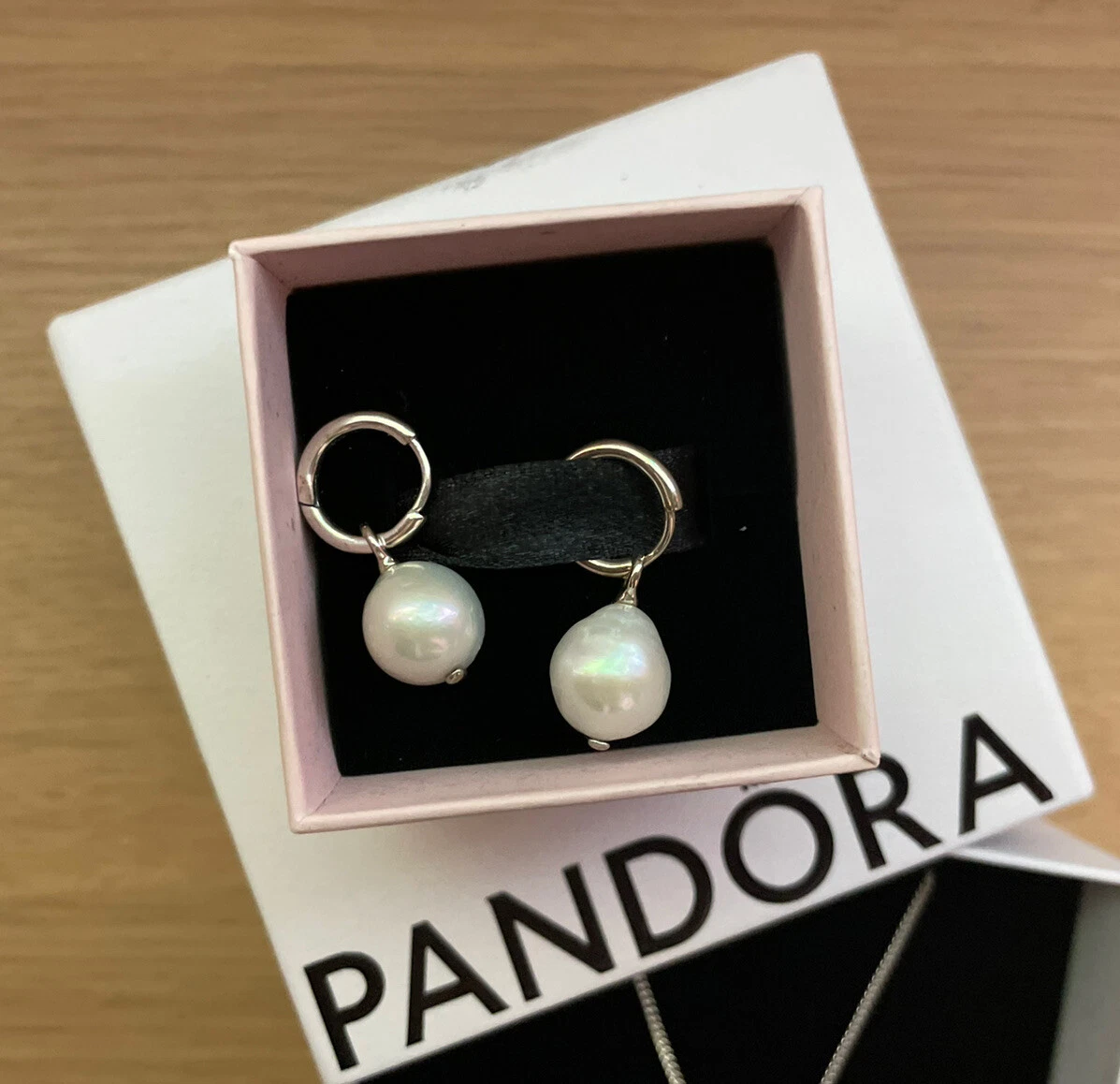 Pandora pearl necklace online and earring set