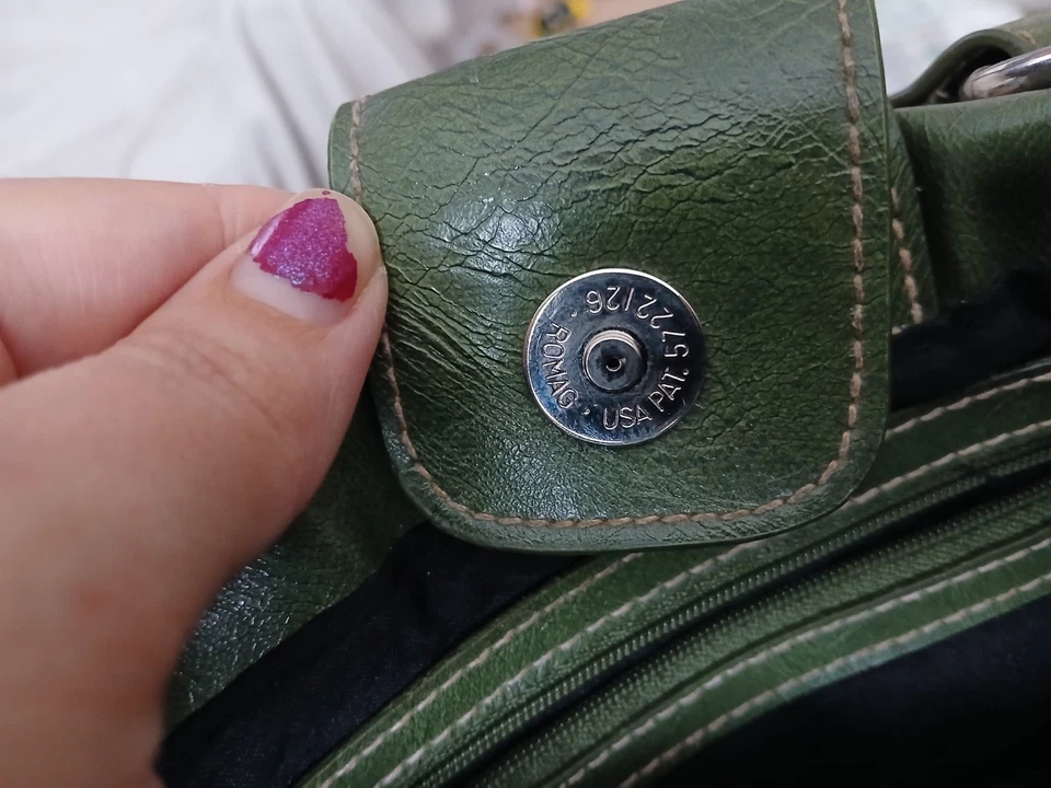 Vintage A New Approach Green Handbag Shoulder Purse Faux Leather - Image 4 of 4