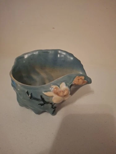 Roseville Magnolia Blue 1943 Vintage Art Pottery Conch Shell Planter Vase 453-6