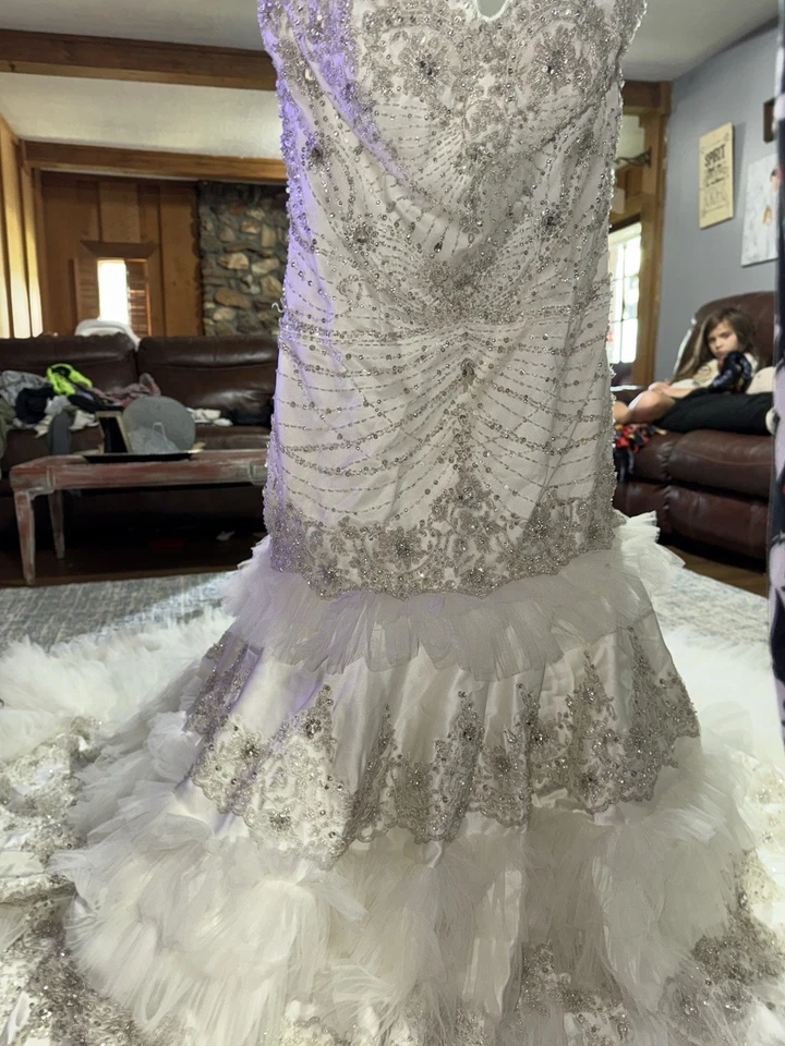 Tony Bowls Mon Cheri Bridal Wedding Dress Size 4 Resized From 8 Heavy Dress - Image 4 of 4