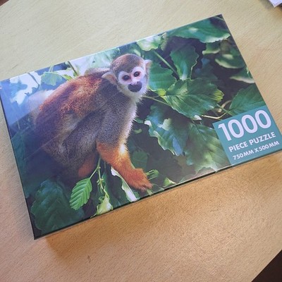 Puzzle 1000 Teile genannt Eichhörnchen Affe. Stichsäge Größe 750 x 500 mm