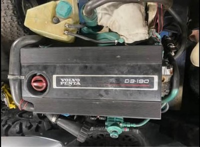 Volvo Penta D3-190 Marine-Dieselmotor Paar Mit Antrieben Und Mehr