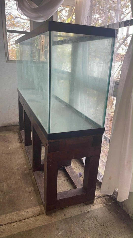 Acuario de 150 galones con soporte Foto 3 de 3