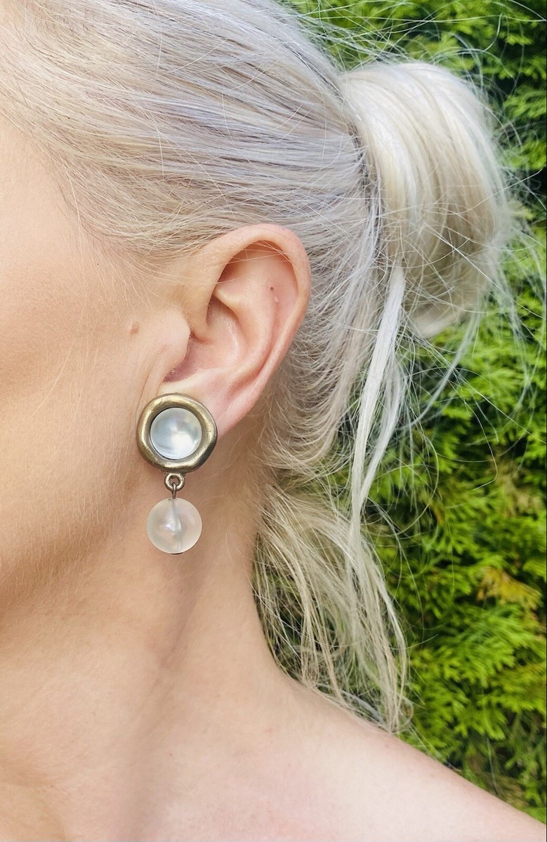 Boucles D'oreilles Pendantes Vintage Biche De Béré - Modèle Martelé Argenté Des Années 1990