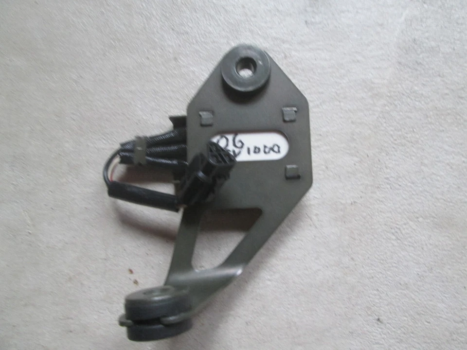 OEM SUZUKI SV650 / SV650S / SV1000 / SV1000S MONTAJE DE RESISTENCIA 36510-16G00 Foto 2 de 4