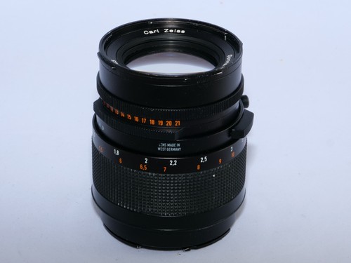 Hasselblad Zeiss Sonnar CF 150mm f4 T* Telephoto Lens. Pro Hood, Caps. Filter. - Picture 15 of 17