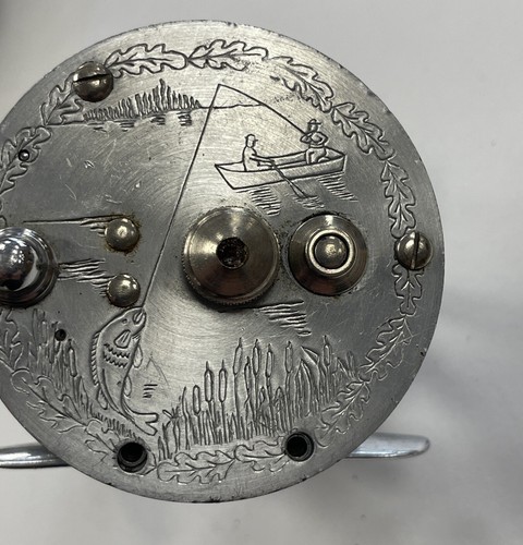 VINTAGE J.C. HIGGINS 4810 LEVEL WIND ENGRAVED FISHING REEL - Picture 10 of 11
