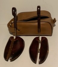 Shoe insert wood stretcher with carrying case