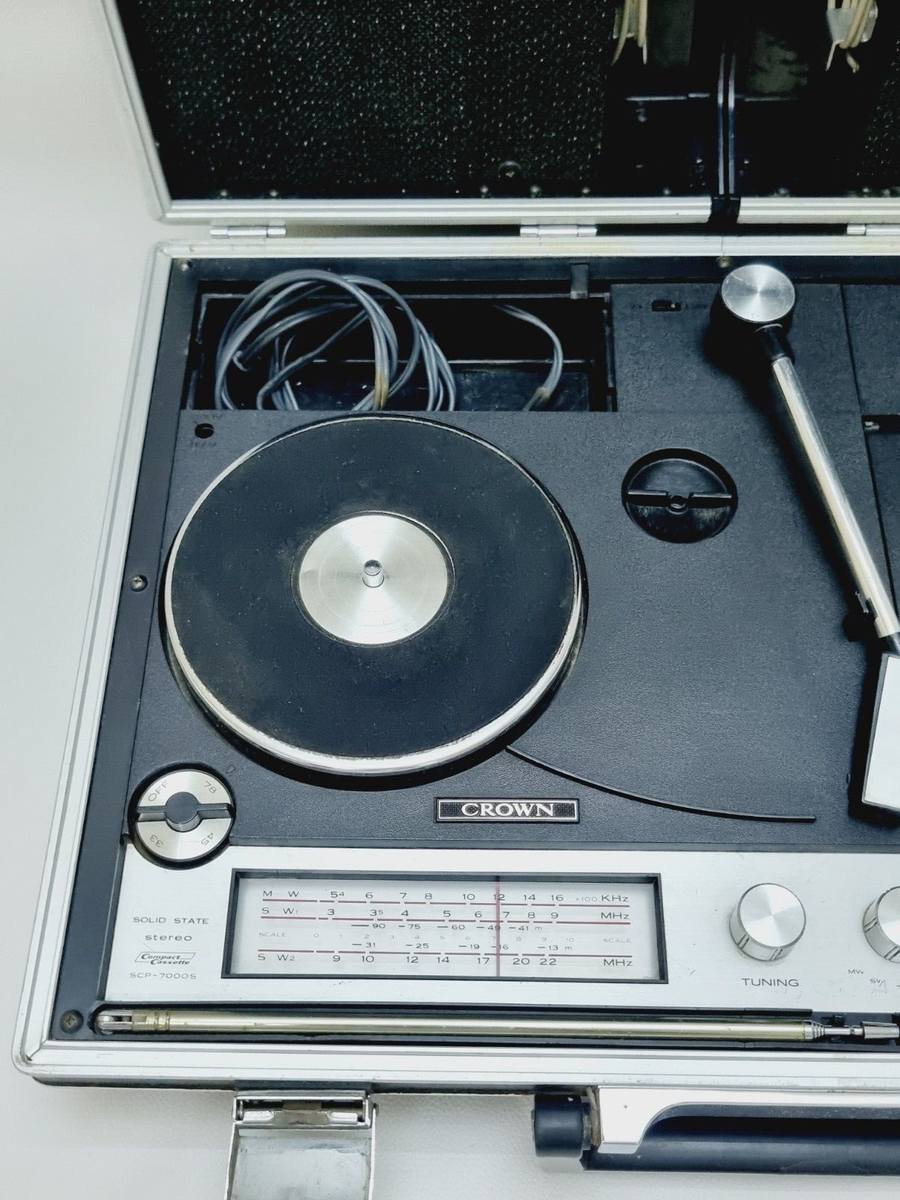 VINTAGE CROWN PORTABLE RADIO CASSETTE AND TURNTABLE PLAYER SCP