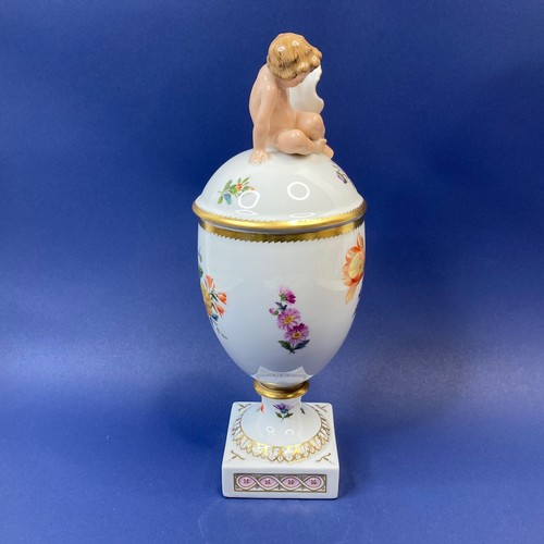Vintage Royal Copenhagen Saxon Flowers Covered Vase - Picture 5 of 11