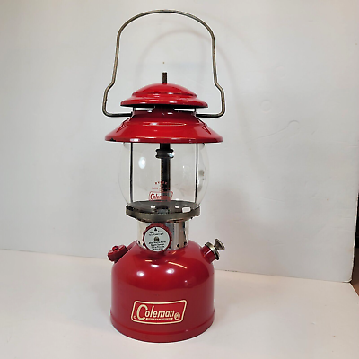 超熱 Vintage Coleman Red Lantern 200A Single Mantle In Original ホワイトガソリンランタン