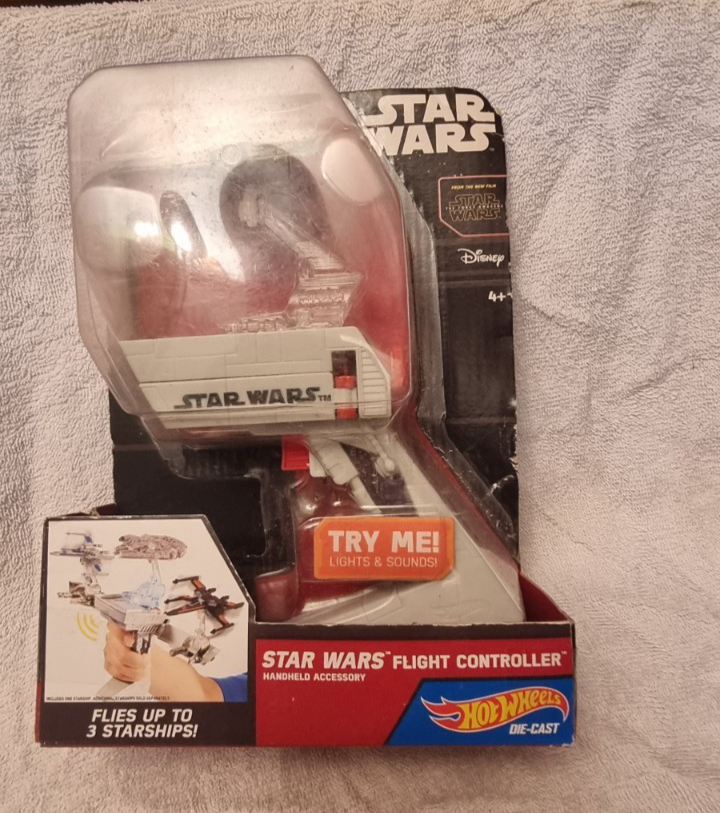HOT WHEELS STAR WARS FLIGHT CONTROLLER MILLENNIUM FALCON slightly tatty box