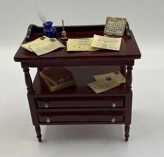 Dolls House Desk With Accessories (WHIT/131)