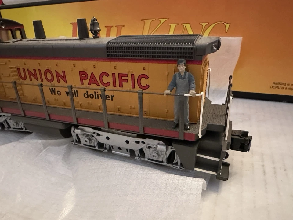 Motor diésel conmutador Union Pacific SW-1500 MTH O 30-2215-0 con sonido loco Foto 2 de 4