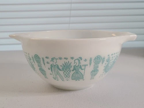 Pyrex Butterprint Cinderella Bowl 441 Turquoise 1 1/2 Pint READ