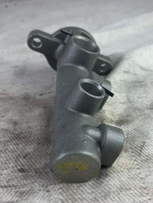 Cilindro maestro de freno OEM 10-2563 Reman se adapta; Buick Riviera 1991-1992 Foto 4 de 4