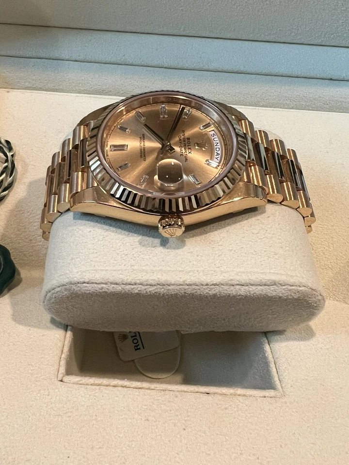 劳力士 Day-Date President 40 毫米 18K 金 228238 香槟钻石牡蛎 2025 — 第 2/4 张图片