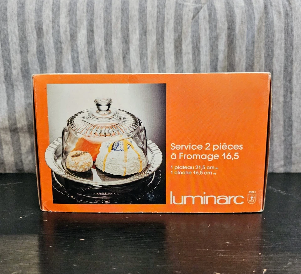 Luminarc 2 Piece Cheese Tray And Cloche Serving Set - Image 2 of 4