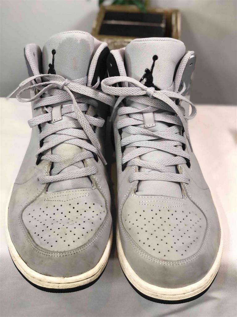 NIKE Mens Air Jordan 1 Flight 3 Retro Cool Wolf Grey  display picture 2