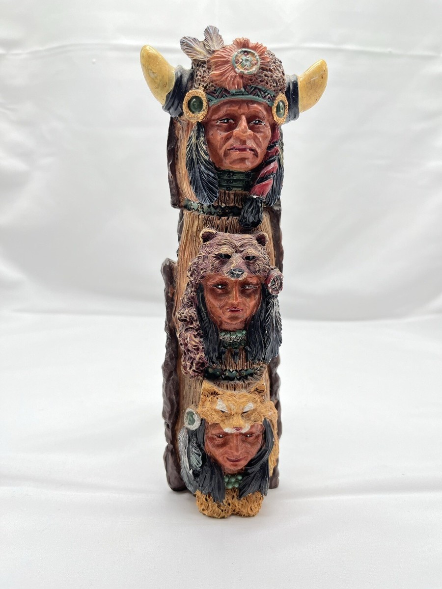 置物 Buffalo Bone Totempole Native American Indian Totem Pole with Buffalo, Bear and Fox