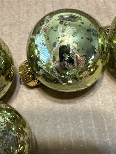 UT Unique Treasures Glass Ball Christmas Ornaments (8) Green w/ Glitter 1.5" - Picture 3 of 7