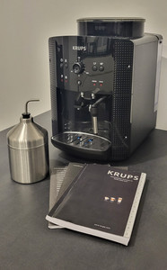Krups Kaffeevollautomat schwarz Typ EA81 - kompakt & Brühgruppe aus Metall