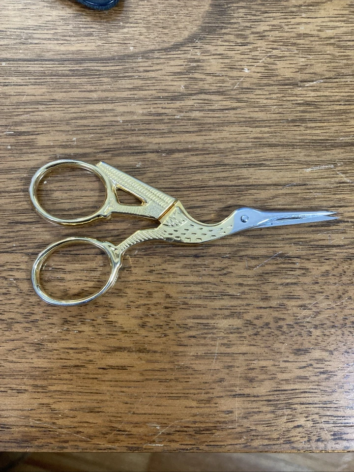 Gold Gingher Stork Embroidery Scissors With Case - Image 4 of 4