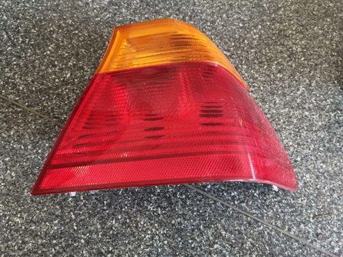 BMW 3 E46 Rücklicht hinten rechts 63218364922 1.60 Petrol 77kw 2002 33844031