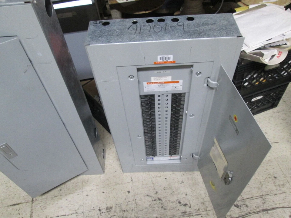 ITE Main Lug Circuit Breaker Panel UBA42-24L 225A Max 42-Slot 240/208Y/120V Used - Image 3 of 4