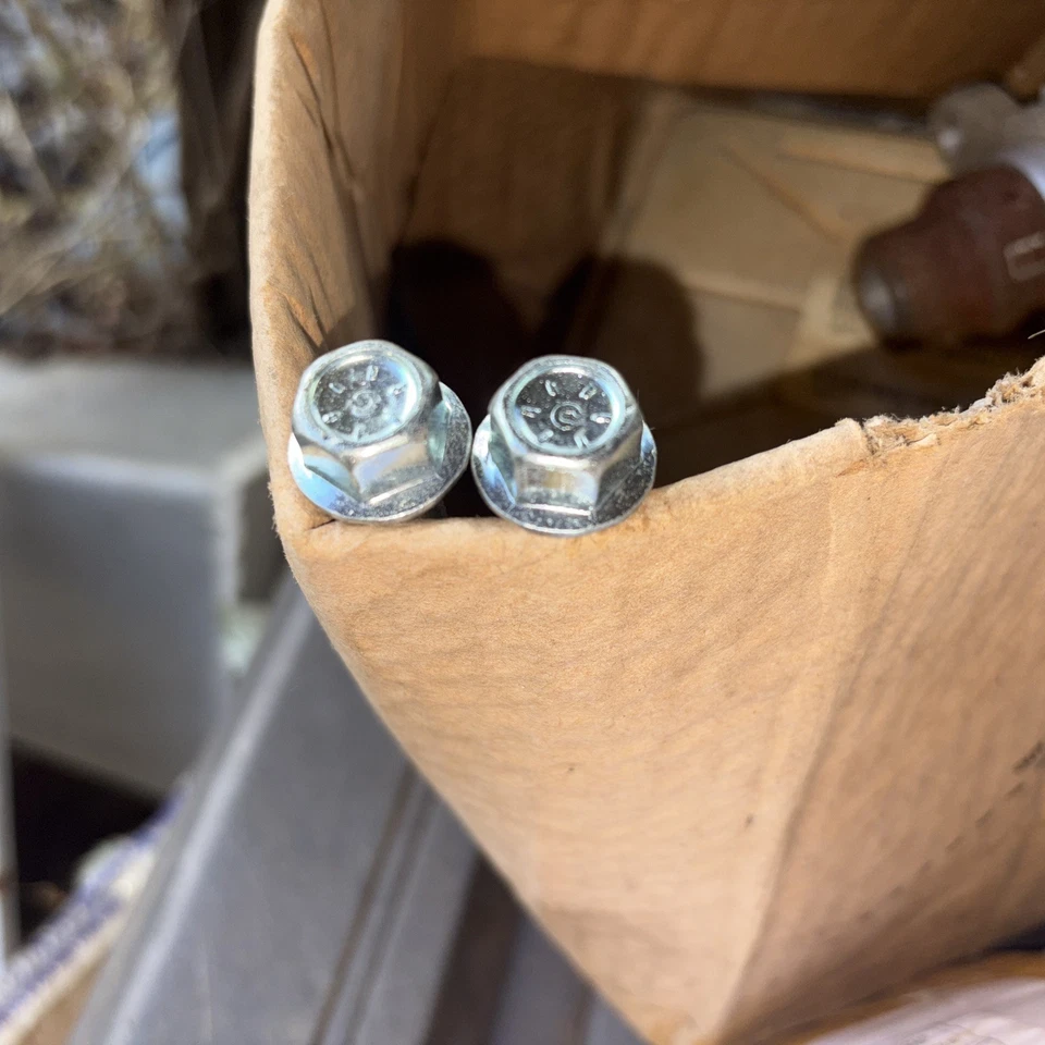 GM STARTER TORNILLOS HEXAGONALES CON MOLETEADO 3/8" X 16 X 4,25" CHEVY PN C240 SBC/BBC UN PAR Foto 2 de 3