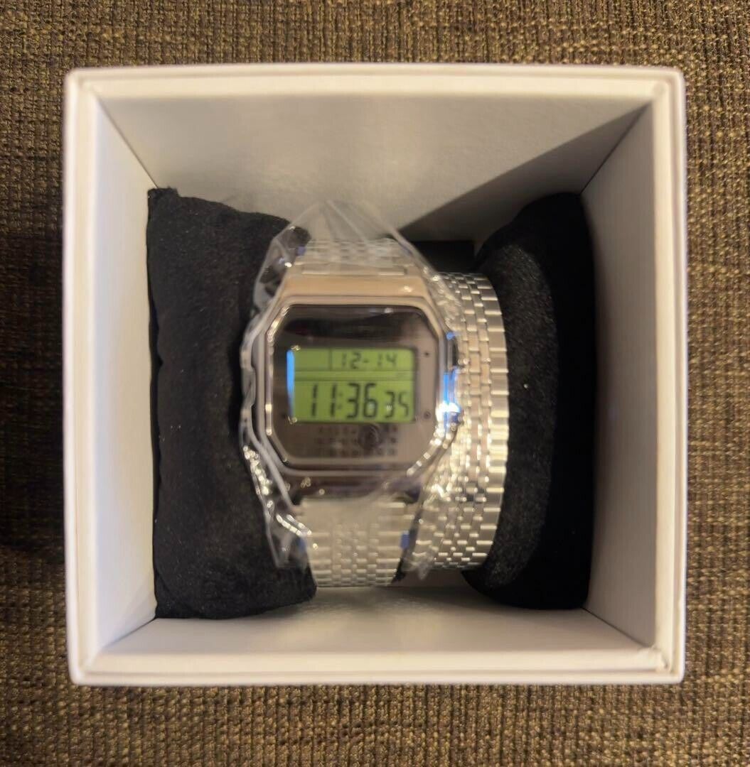 MM6 Maison Margiela TIMEX Digital Watch T80 Gift Set from MM6 Maison Margiela TIMEX Digital Watch T80 Gift Set from