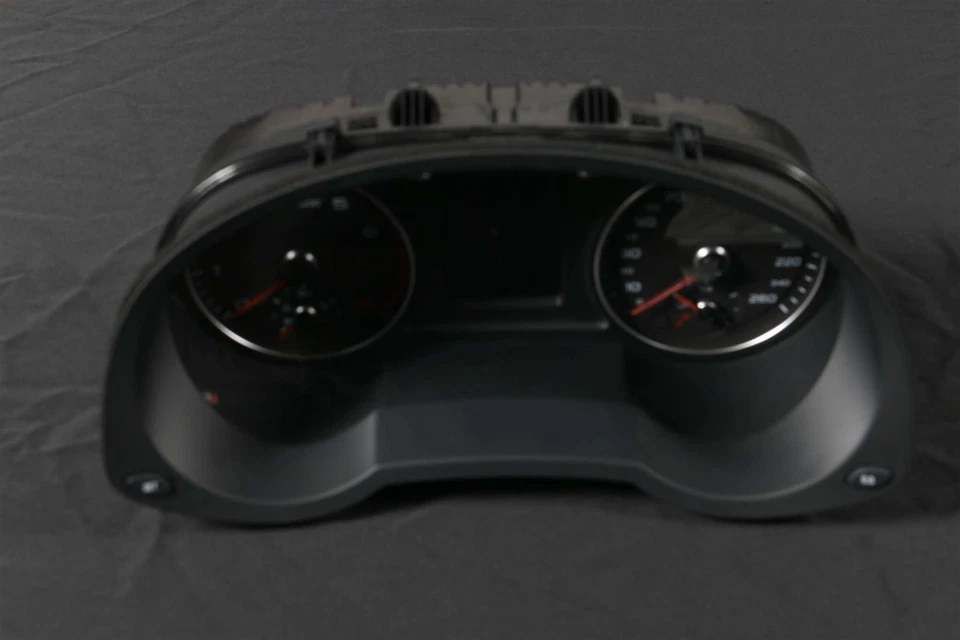 Tacho Kombiinstrument Benziner instrument cluster 8U0920940 Audi Q3 8U - Bild 2 von 4
