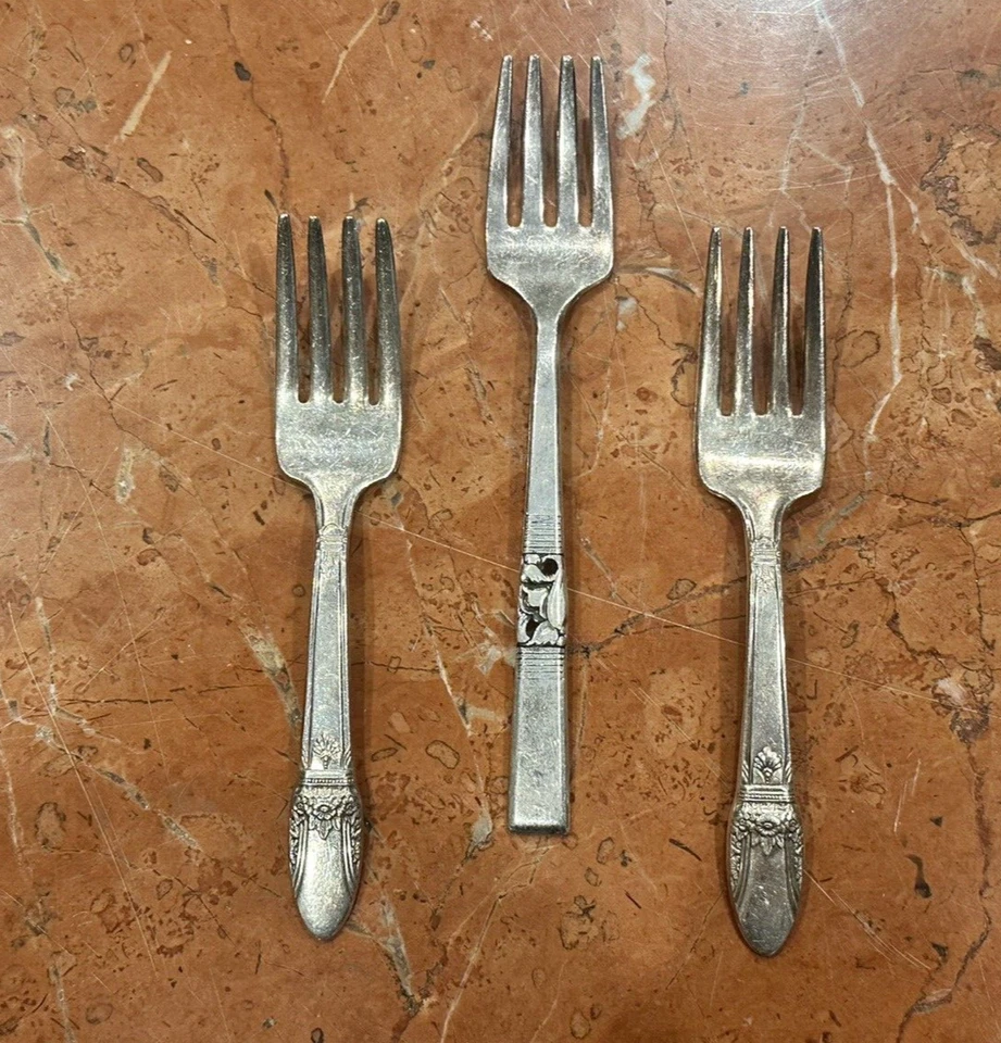 LOTE DE CUCHARAS TENEDORES BEBÉ ROGERS ONEIDA MORNING STAR 1847 PRIMER AMOR SHEFFIELD AZÚCAR Foto 3 de 4